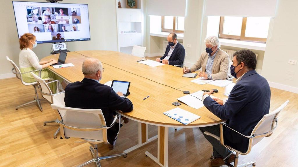Primera reunión del curso del Comité Educativo.
