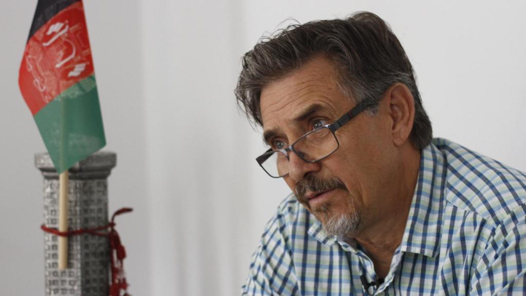 Subot Kohi recibe a EL ESPAÑOL en su casa de Nuevo Baztán (Madrid).