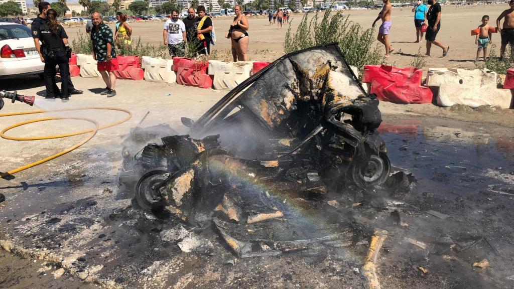 El vehículo calcinado.