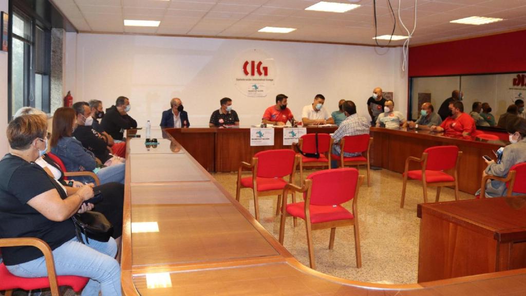 Rueda de prensa del comité de empresa de la planta de Lousame en una foto de archivo.