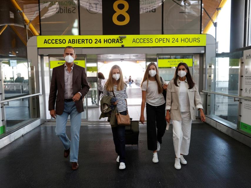 La Familia Real llega al aeropuerto Adolfo Suárez-Madrid Barajas.
