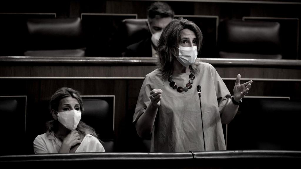 Las vicepresidentas Yolanda Díaz y Teresa Ribera.