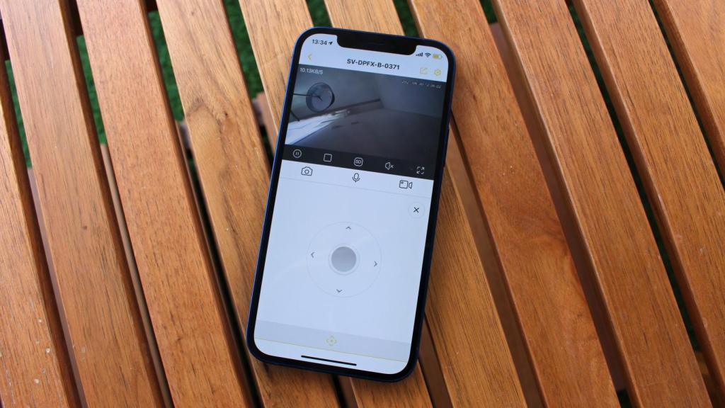 La cámara se controla desde una app para móvil.