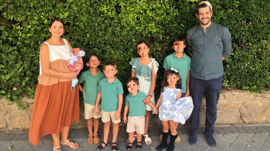 Marta junto a su familia.