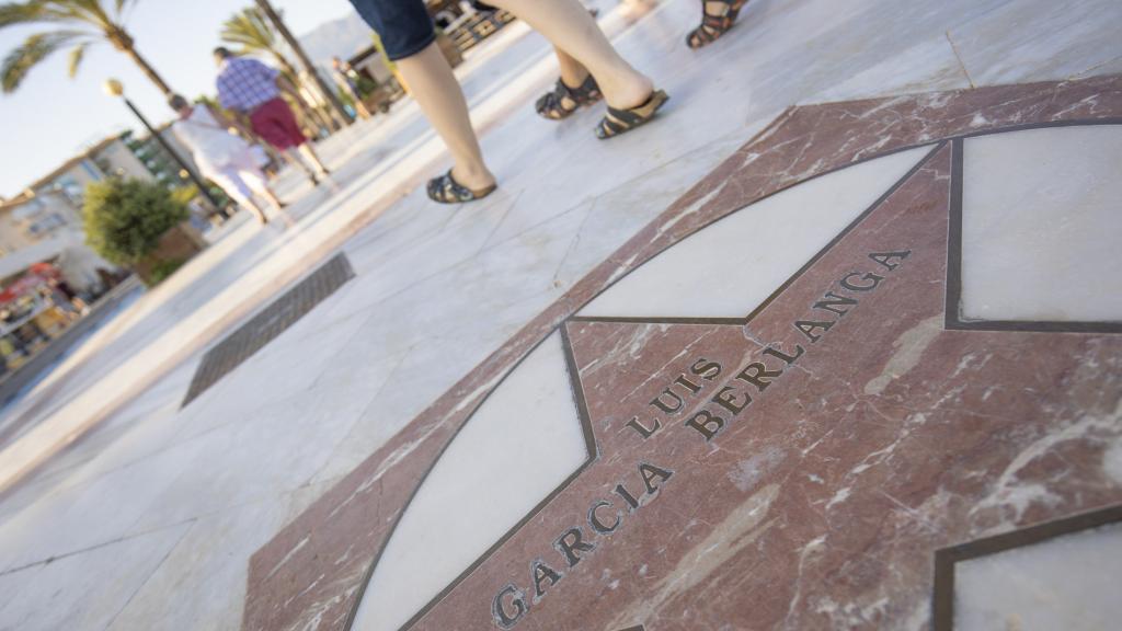 Las estrellas acompañan la historia del festival de cine de l'Alfàs que ha premiado a estos creadores.
