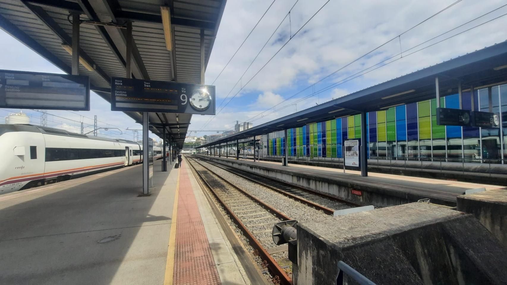 Vista de los andenes de Vigo Guixar