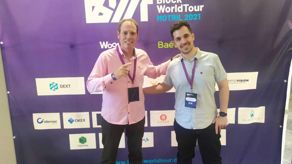 Juan E. Domínguez (i), junto a un compañero en el Block WorldTour de Motril