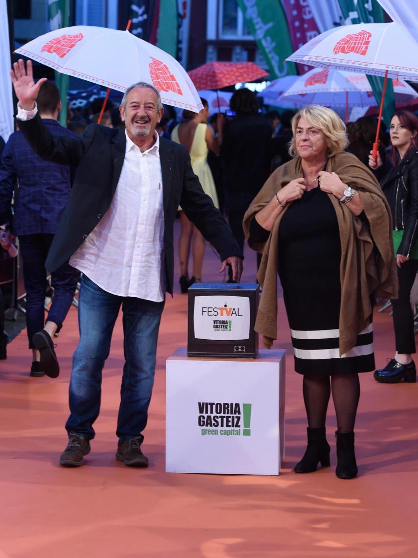 Karlos y Luisi juntos en la alfombra roja del Festival de Vitoria 2017.