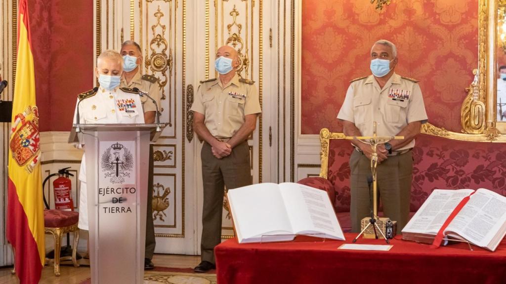 La General del Ejército, Begoña Aramendía, durante su toma de posesión en el Palacio de Buenavista.