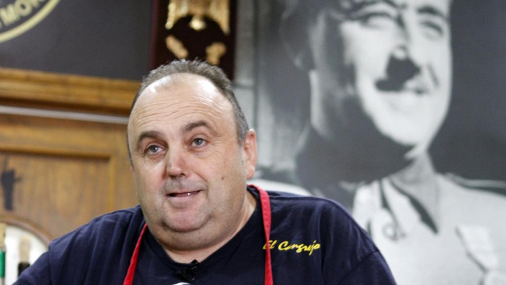 El propietario de El Cangrejo es un fiel seguidor de Francisco Franco.