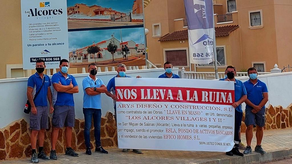 Otra imagen de la concentración de los trabajadores y empresarios.