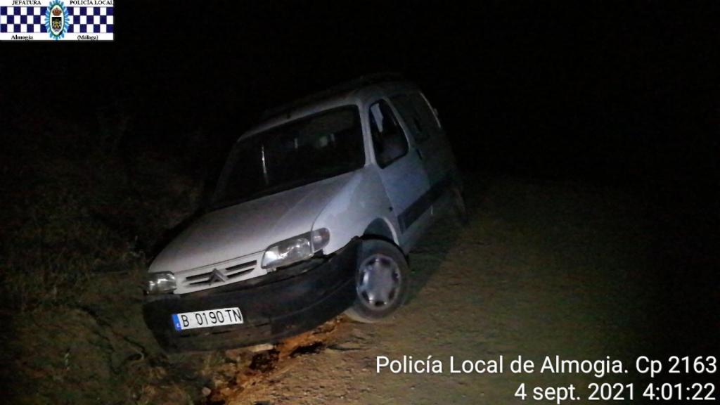 El vehículo en la posición que lo ha encontrado la Policía.