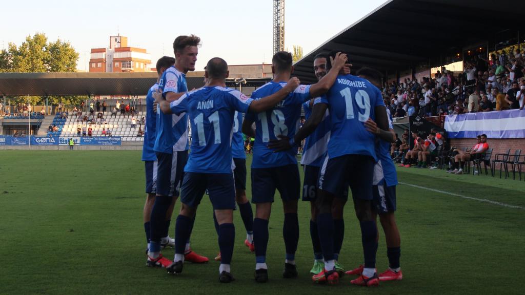 Talavera de la Reina celebrando un gol ante la UD Sanse