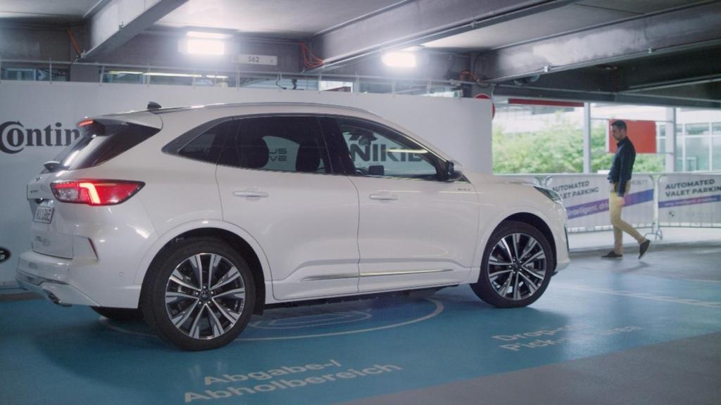 Ford ya prueba el aparcamiento automático.