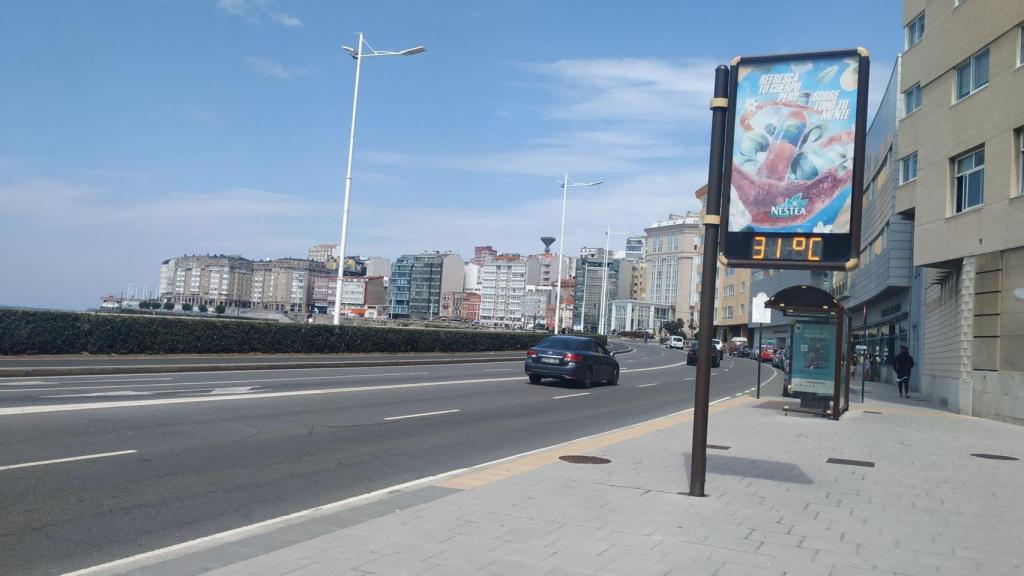 Un termómetro marca 31 grados en A Coruña