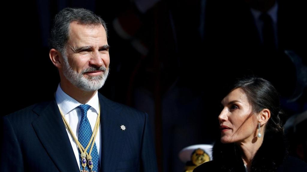 Felipe VI, junto a la reina Letizia.