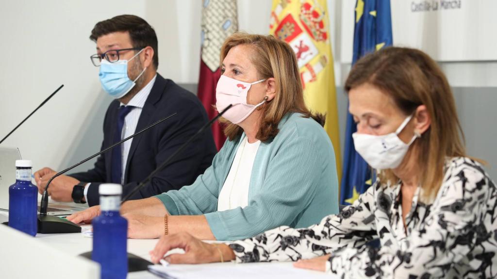 Rosa Ana Rodríguez, consejera de Educación, Amador Pastor, viceconsejero de Educación e Inmaculada Fernández, secretaria general de Educación