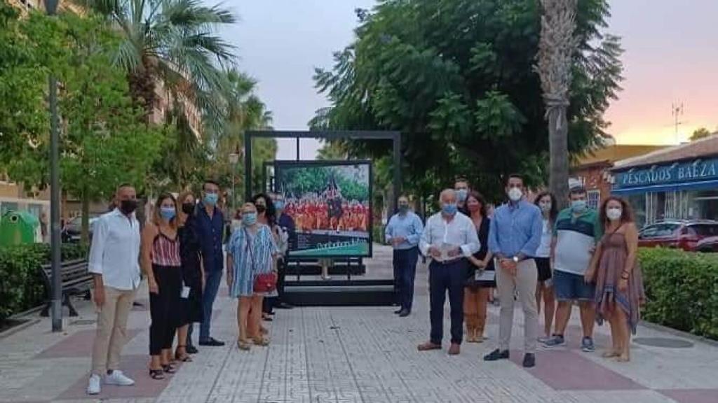 'La festa en imatges' es una exposición urbana que da comienzo a la programación de las 'no fiestas'.