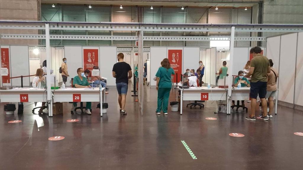 Vacunódromo Ciudad de la Luz en Alicante.