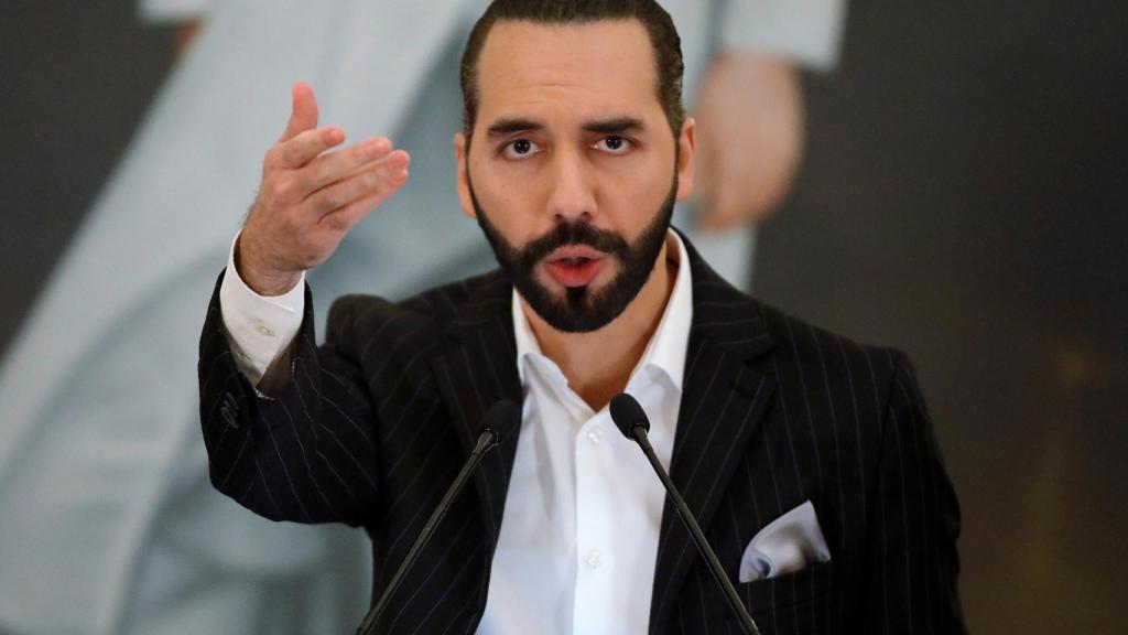 Nayib Bukele durante conferencia de prensa en San Salvador.