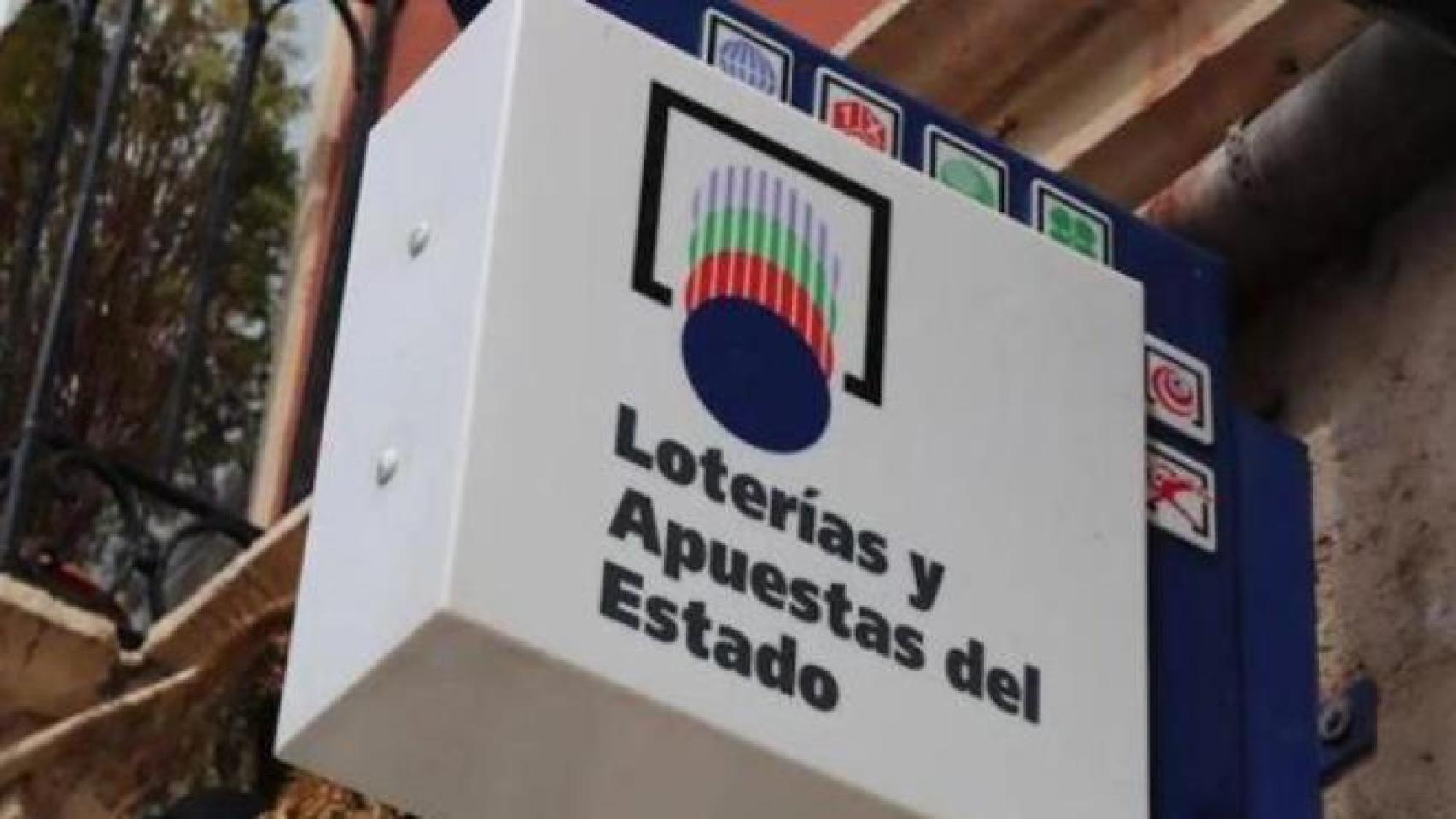 Imagen del cartel de una administración de Loterías