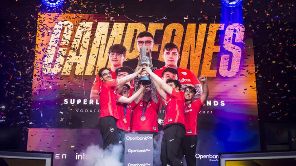 Vodafone Giants celebra su último título de la Superliga