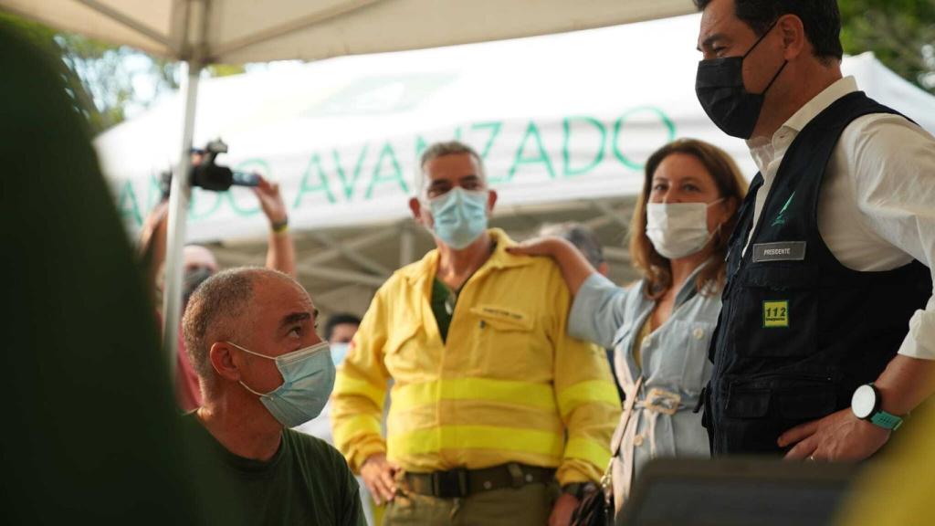 Juanma Moreno, en el PMA del incendio