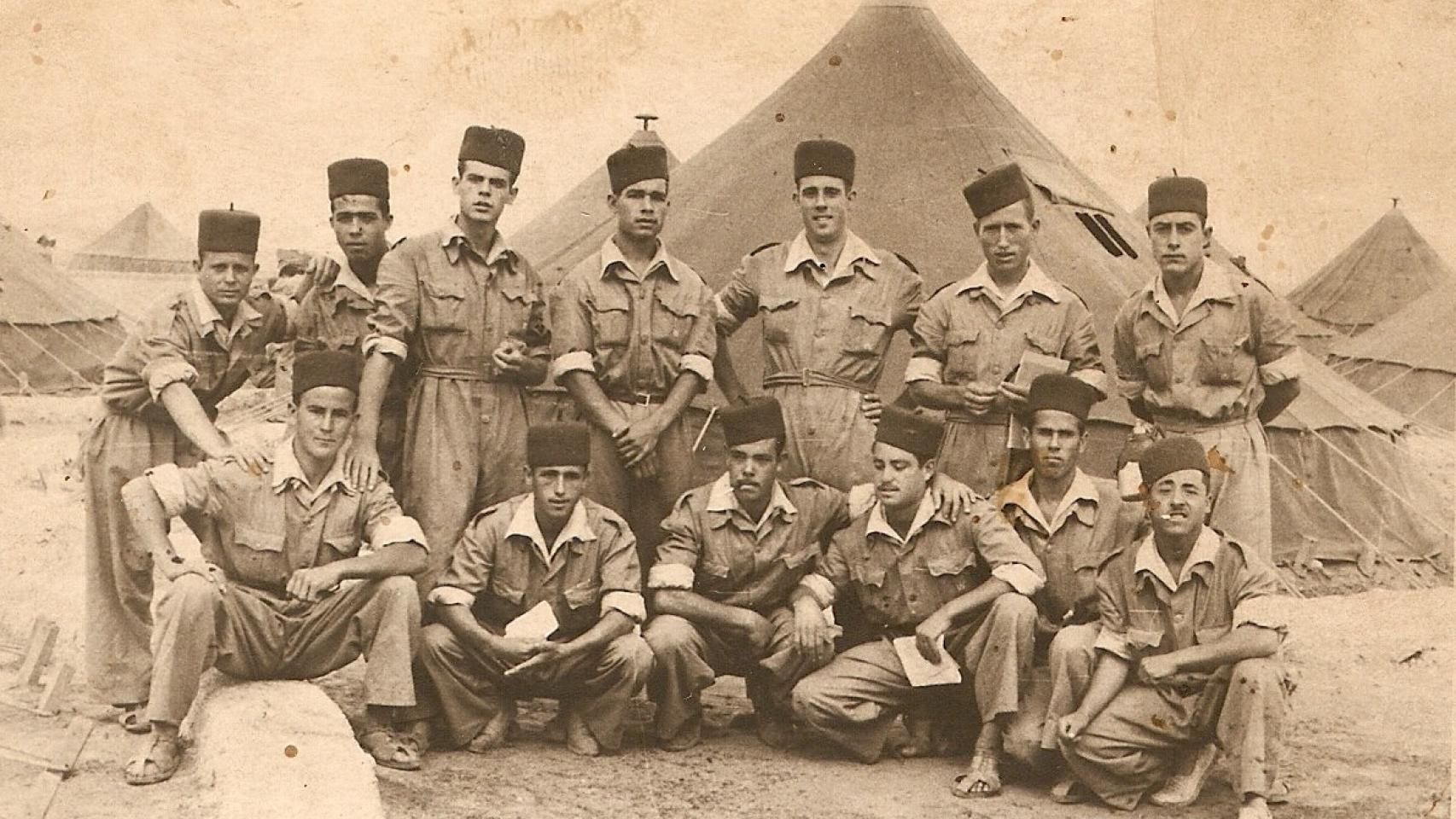 Soldados españoles en Sidi Ifni.