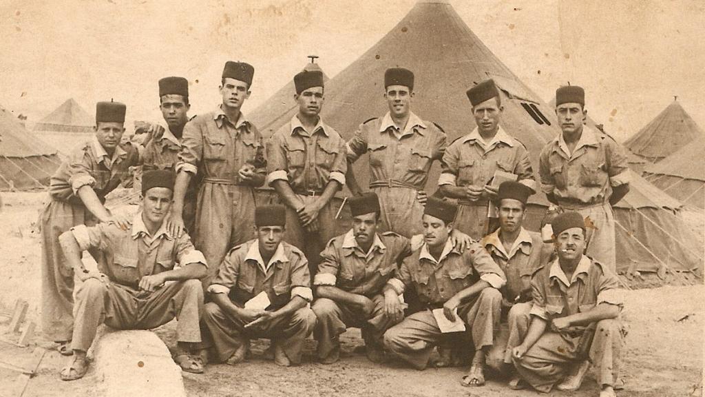 Soldados españoles en Sidi Ifni.