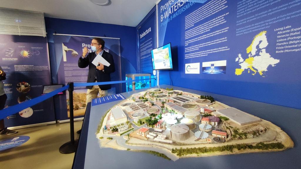Una maqueta impresa en 3D de la depuradora Rincón de León, en la reapertura de M2A, el Museo de Aguas de Alicante.