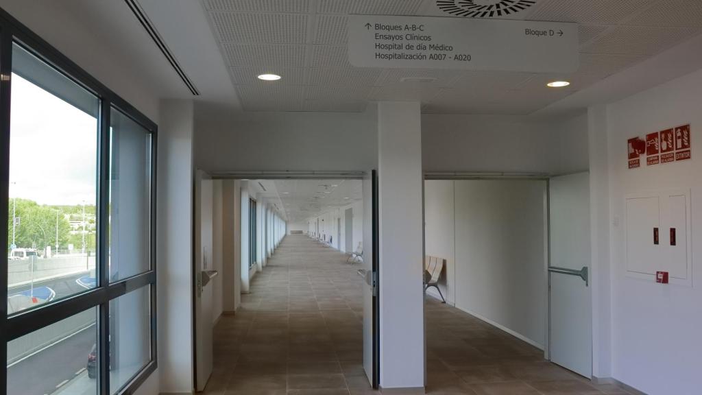 Pasillo de Acceso a Hospital de Día y Ensayos Clínicos