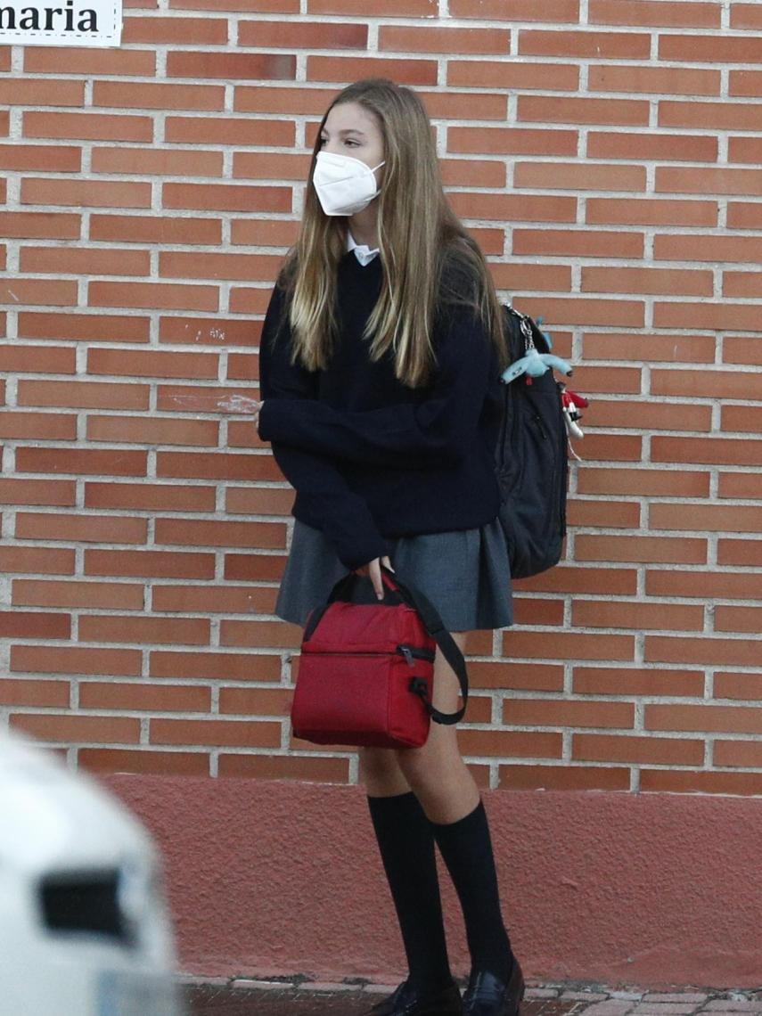 Por primera vez, la infanta Sofía ha llegado al colegio sin la compañía de su hermana, Leonor.