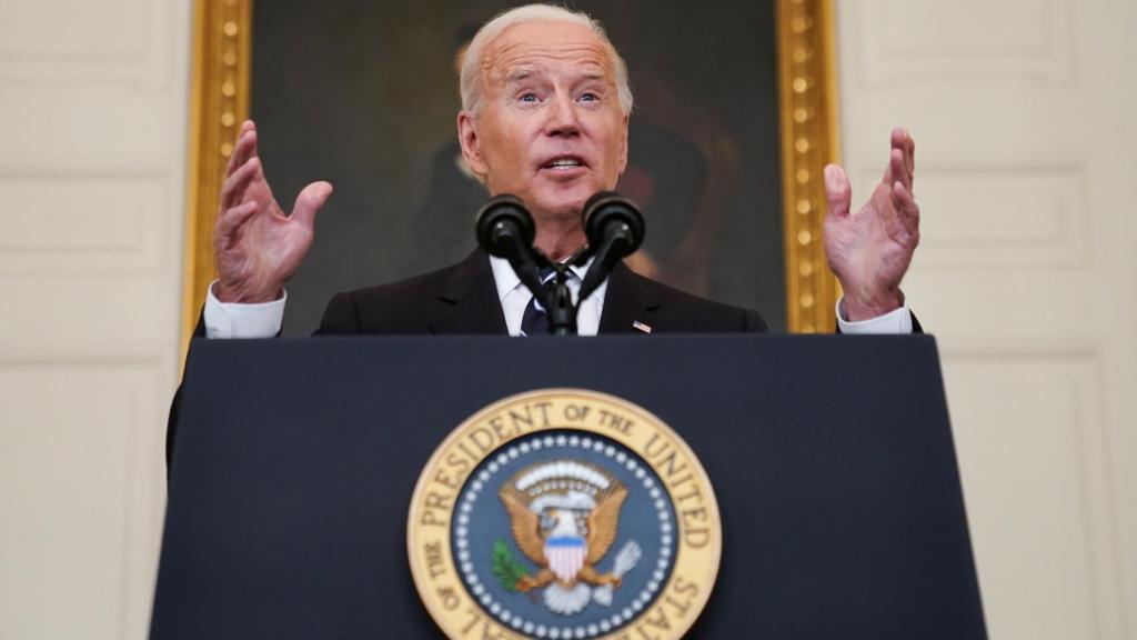 Biden obligará a 100 millones de trabajadores a vacunarse o a un test negativo cada semana