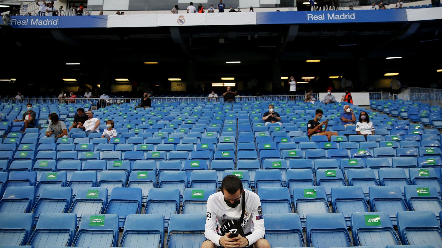 El público en el Santiago Bernabéu para el Real Madrid - Celta