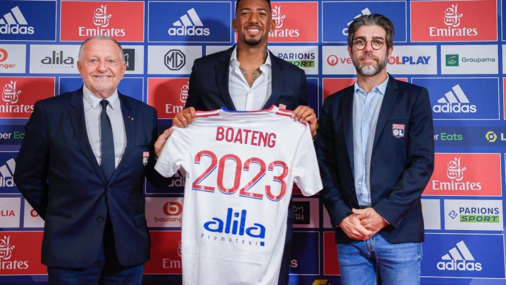 Jerome Boateng en su presentación con el Olympique de Lyon
