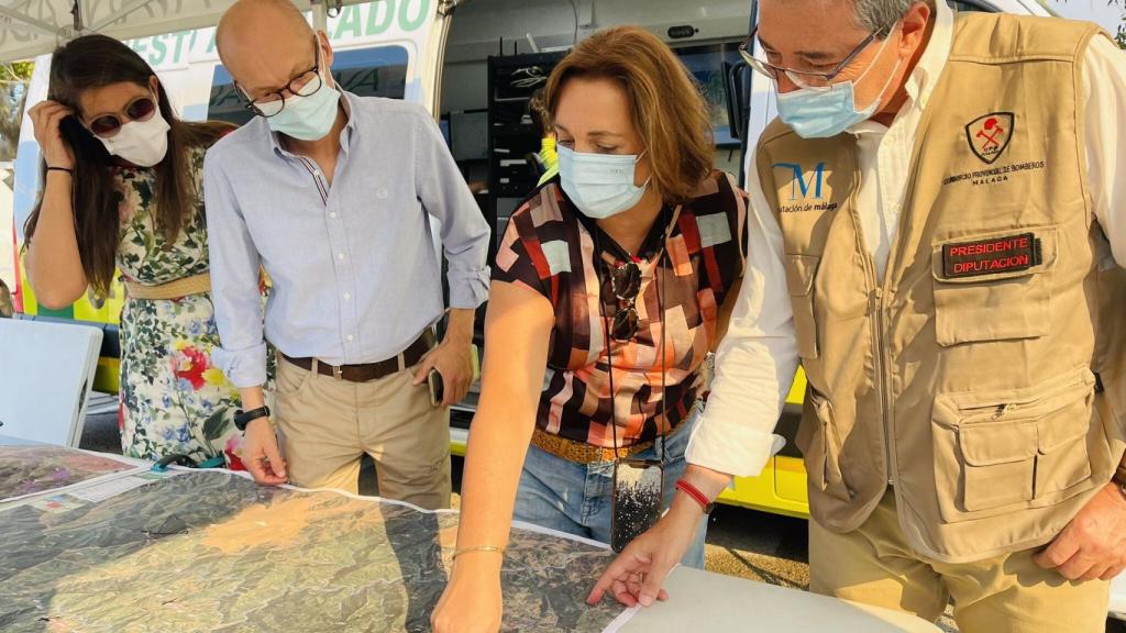 El presidente de la Diputación, en el extremo derecho de la imagen