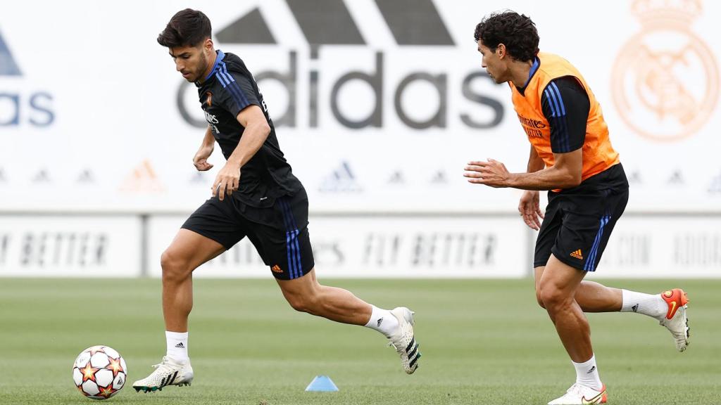 Marco Asensio y Jesús Vallejo, durante un entrenamiento del Real Madrid