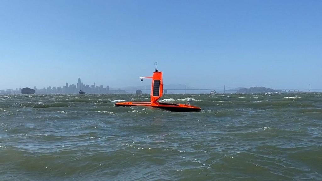 El barco autónomo en el océano Atlántico.