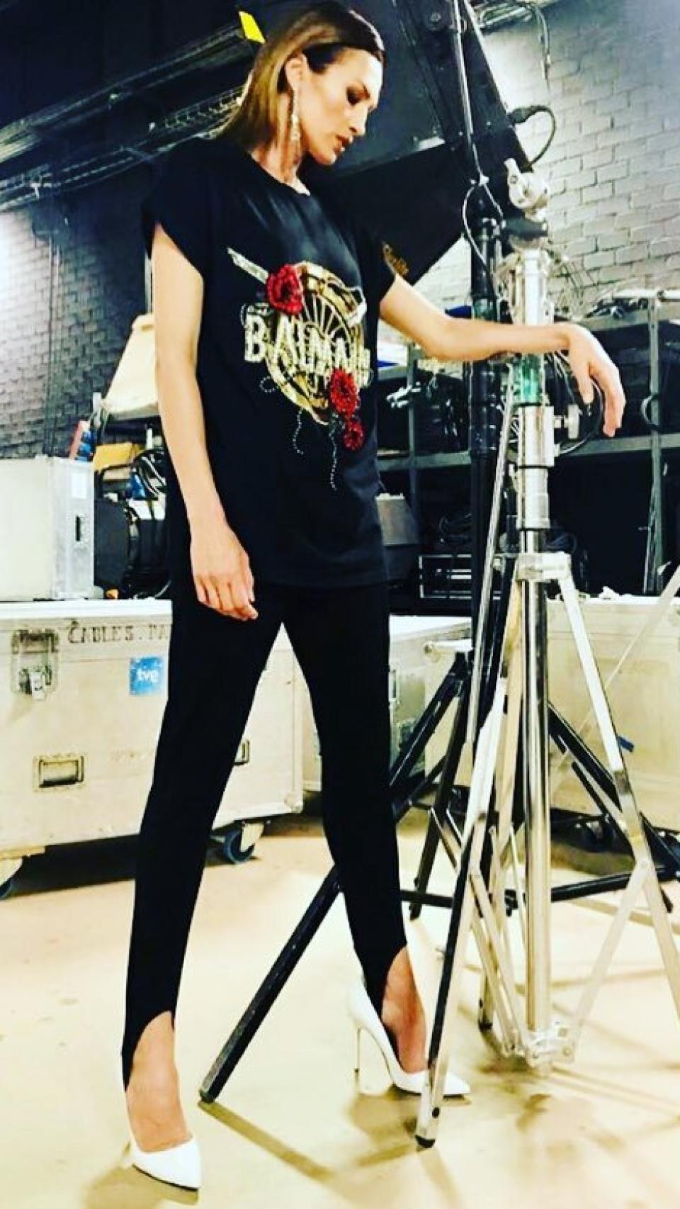 Nieves Álvarez luciendo pantalones 'fuseau'.