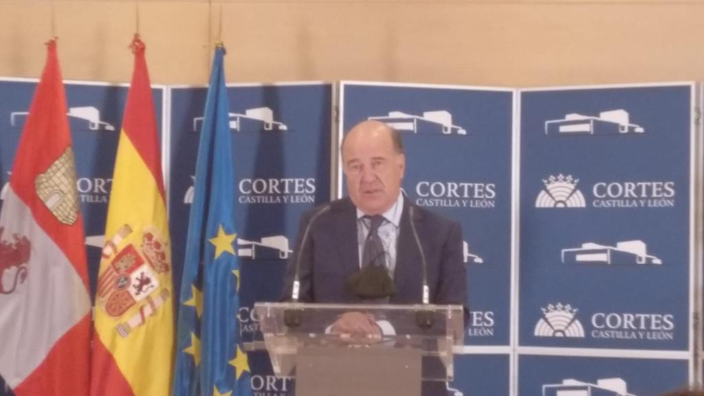 Diaz villarig presidente colegio medicos