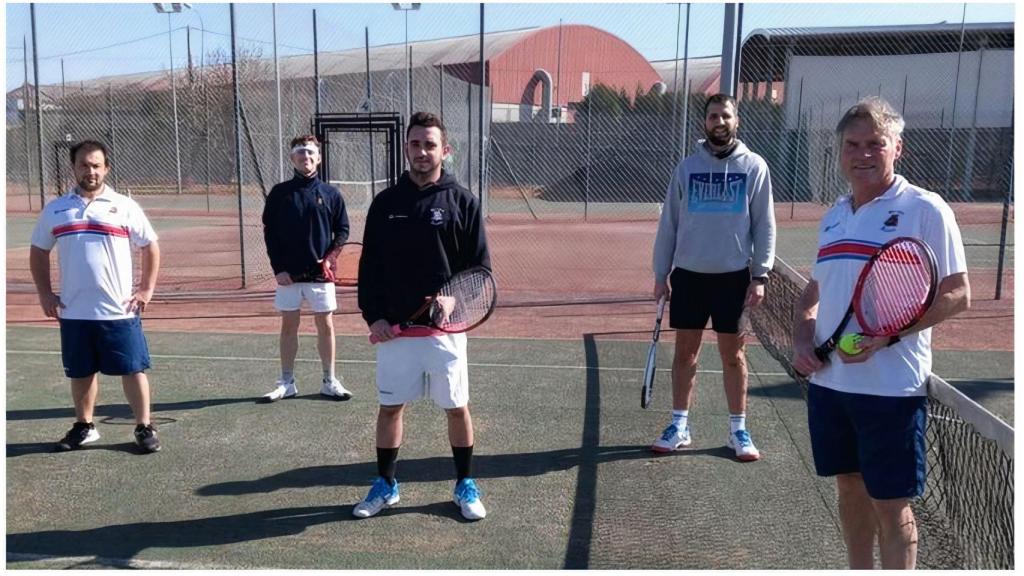 Ricardo junto al equipo masculino de categoría absoluta.