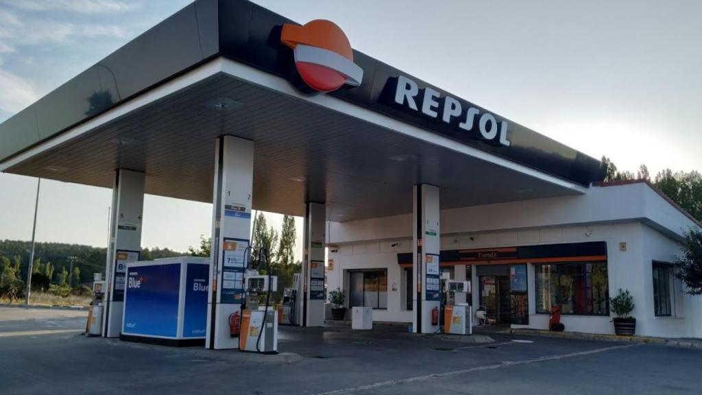 La estación de servicio donde fue hallada la mujer.