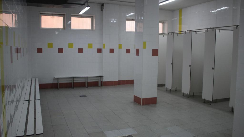 Vestuario piscina de Los Almendros