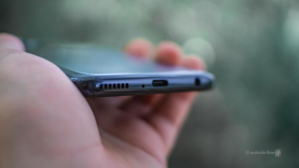 Motorola Edge 20 Lite conexiones y altavoz