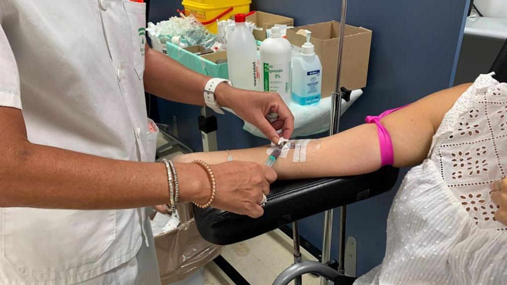 El hospital Clínico de Málaga atiende a unos 6.000 pacientes con diabetes al año.