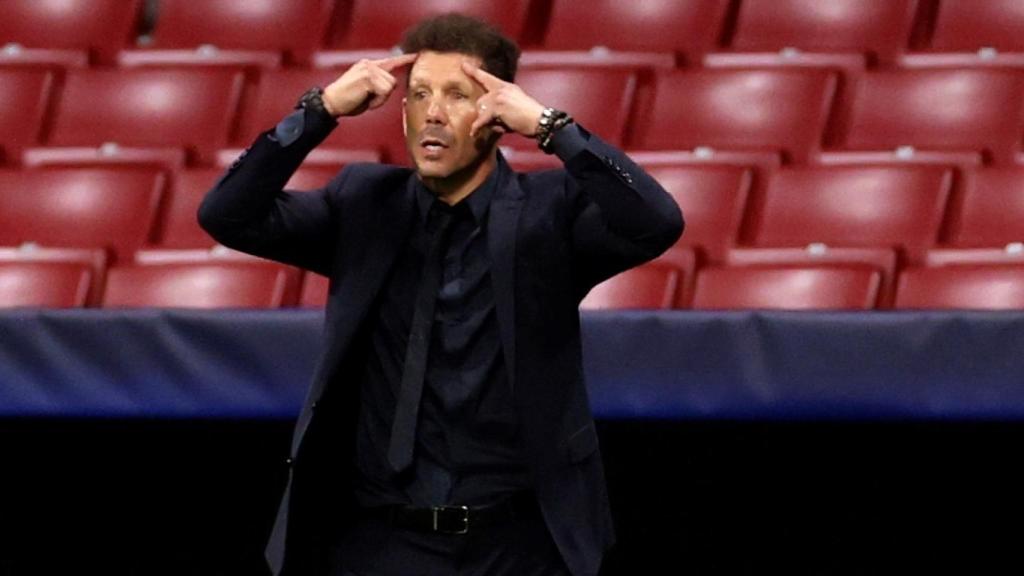 Diego Simeone, durante el Atlético de Madrid - Oporto
