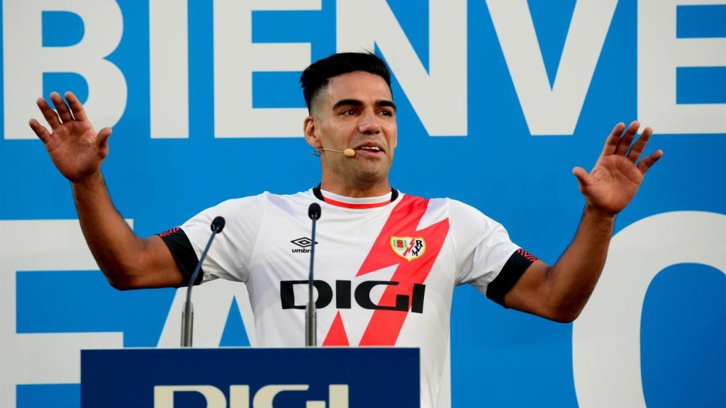 Radamel Falcao, durante su presentación como jugador del Rayo Vallecano