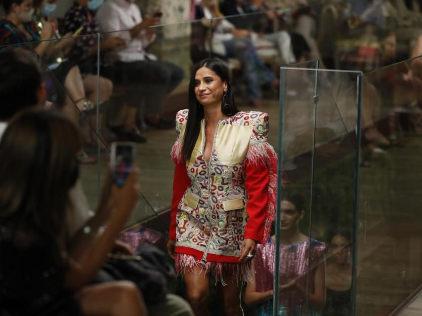 Desfile de Odette Álvarez en el off de Fashion Week.