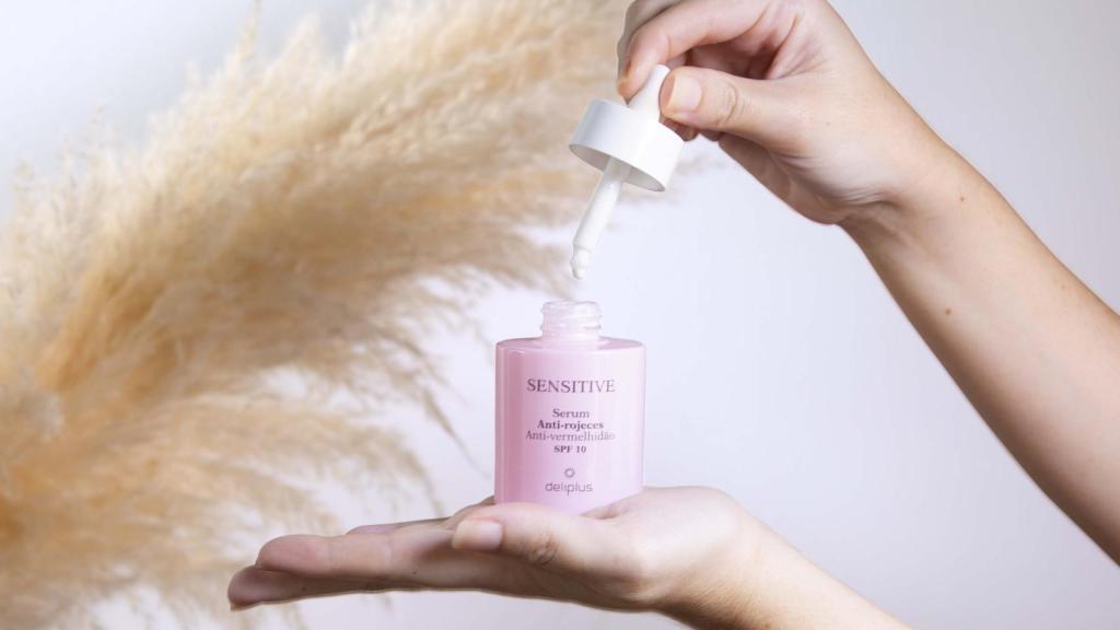 Se recomienda aplicar este producto por la mañana sobre la piel limpia y seca.