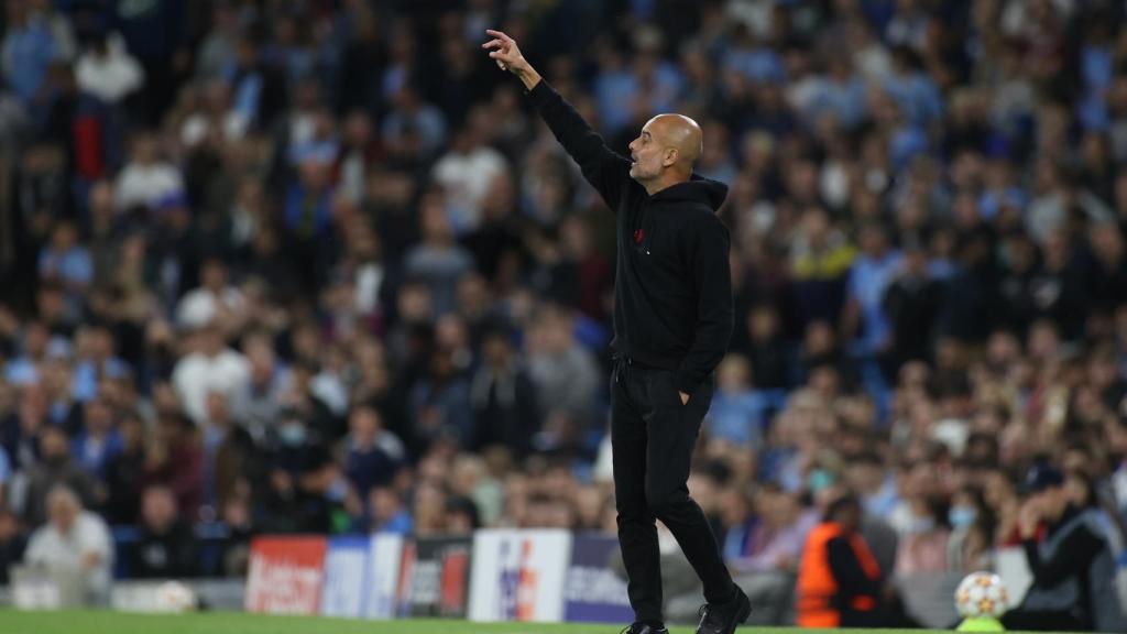Guardiola dando indicaciones en el partido de Champions contra el RB Leipzig